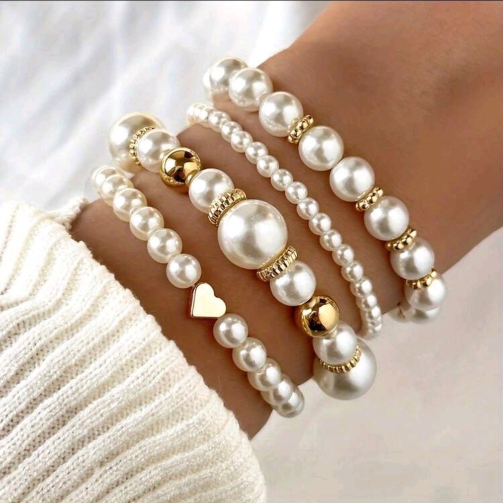 BRAND NEW ** 4PC Elegant Pearl and Gold Bracelet Set